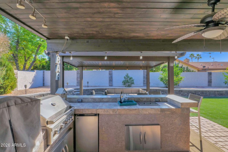 Outdoor Kitchen