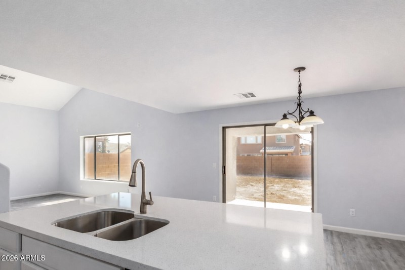 21332BA2-145D-4671-98C8-05B988673835