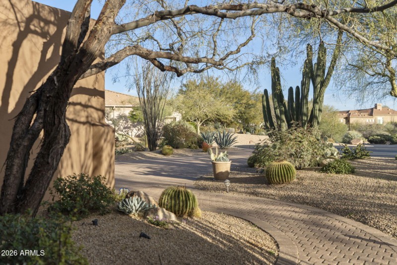 Front Walk to Street View