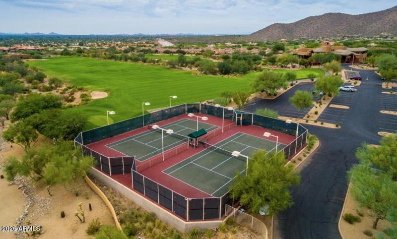 TENNIS COURSE & DRIVING RANGE