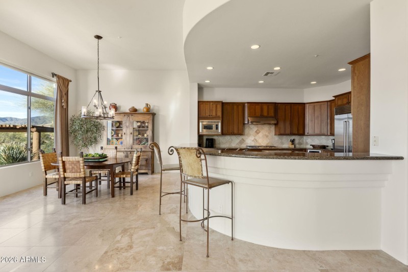 Kitchen Bar to Breakfast Room