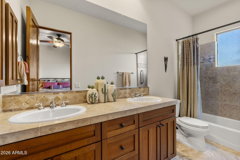 Bedroom 2 Ensuite Bath