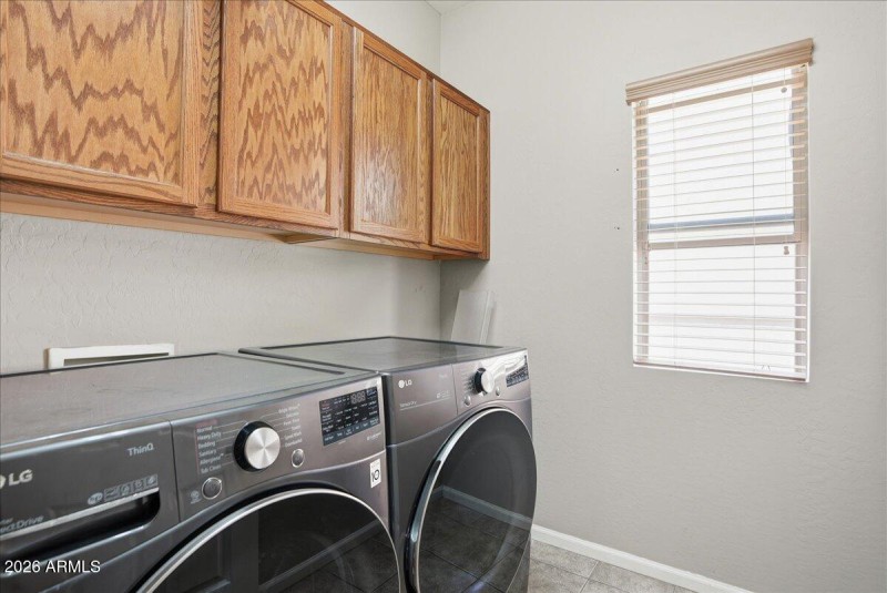 Upstairs laundry with cabs
