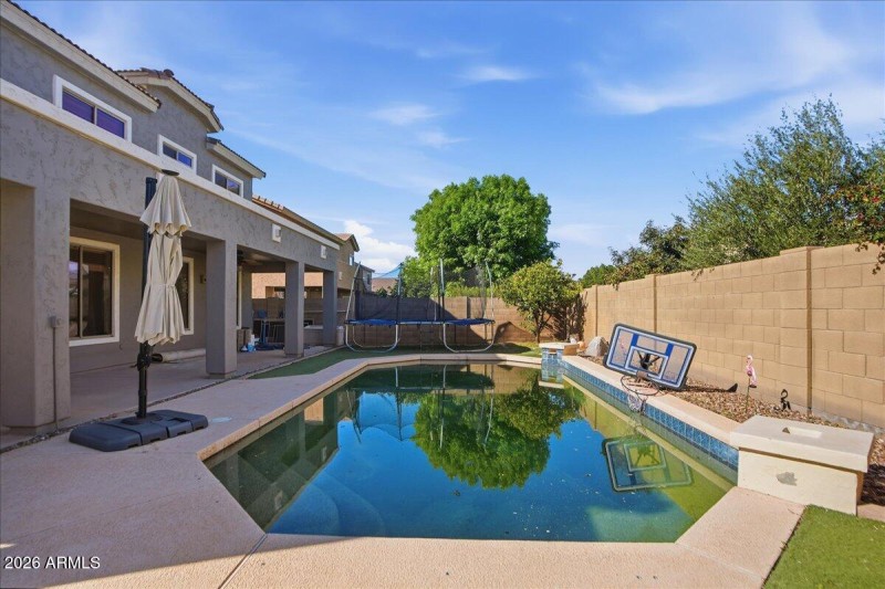 29-10740 E Lobo Ave_RedHogMedia