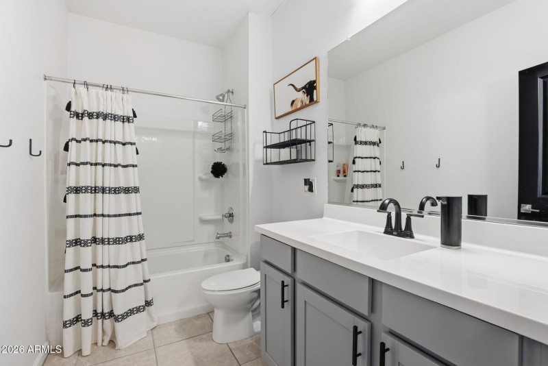 Updated Full Bathroom