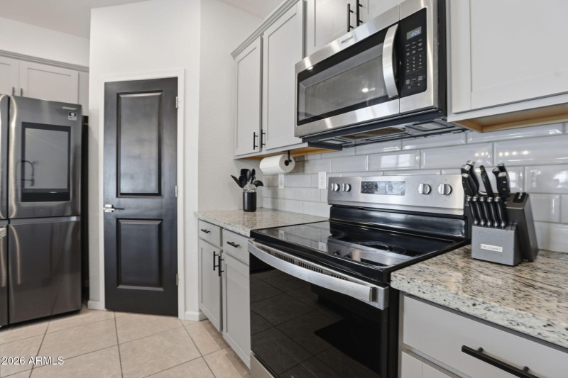 Stainless Appliances & Pantry Door