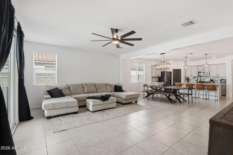 Great Room With Kitchen Flow