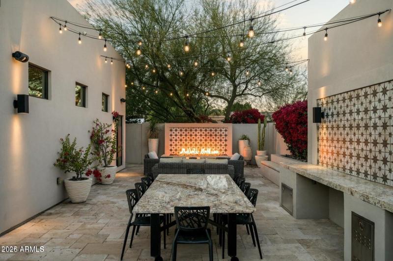 Outdoor Living/Dining
