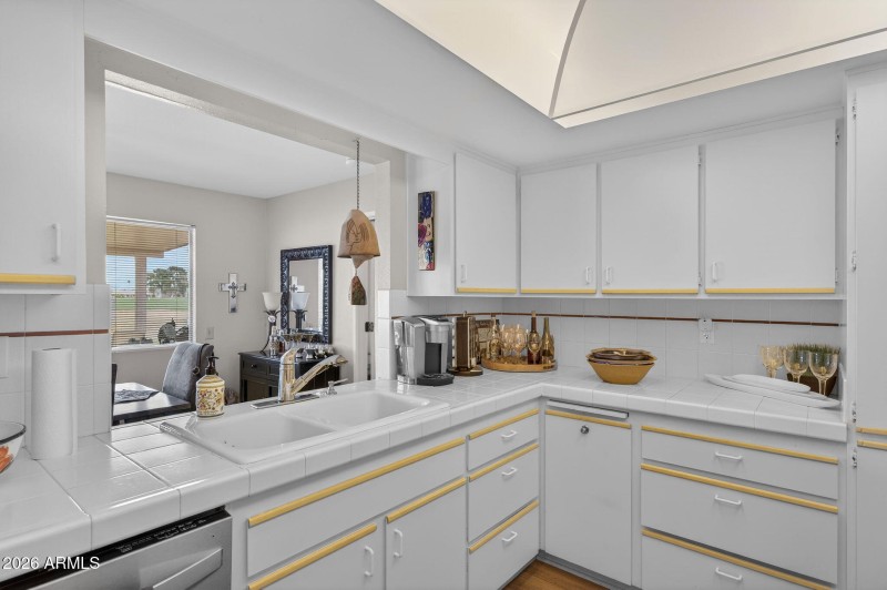 13-web-or-mls-15- N Cameo Dr