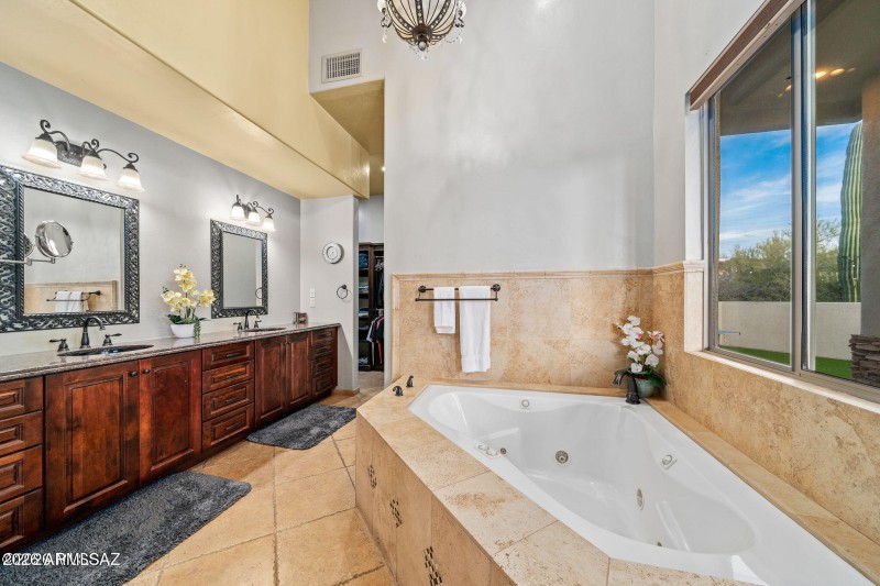 4496 N Via Bellas Catalinas