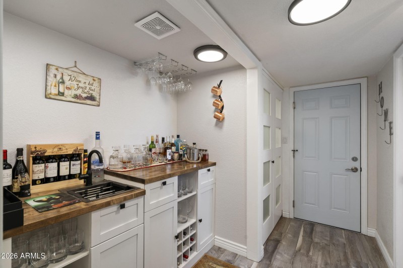 Built-In Bar w Wine Storage