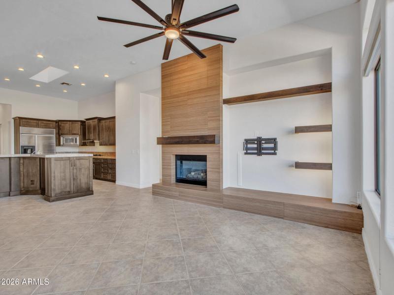12-Family-room-(4)