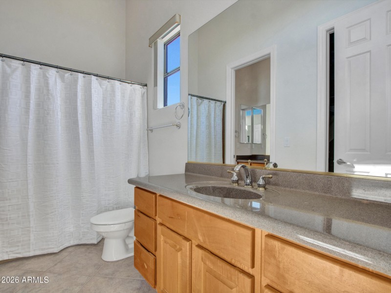 15-Shared-Bath-(1)