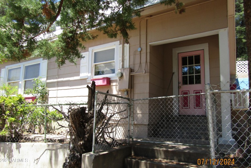 Kitchen entry