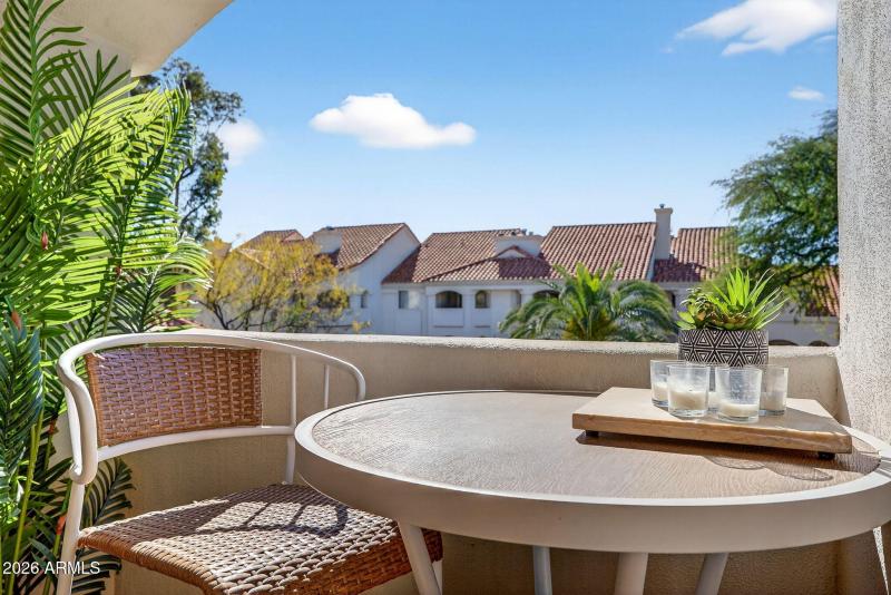 37-web-or-mls-10-N 52nd St unit 230