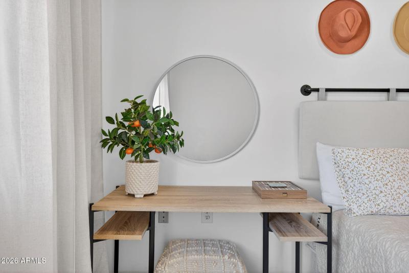 31-web-or-mls-09-N 52nd St unit 230