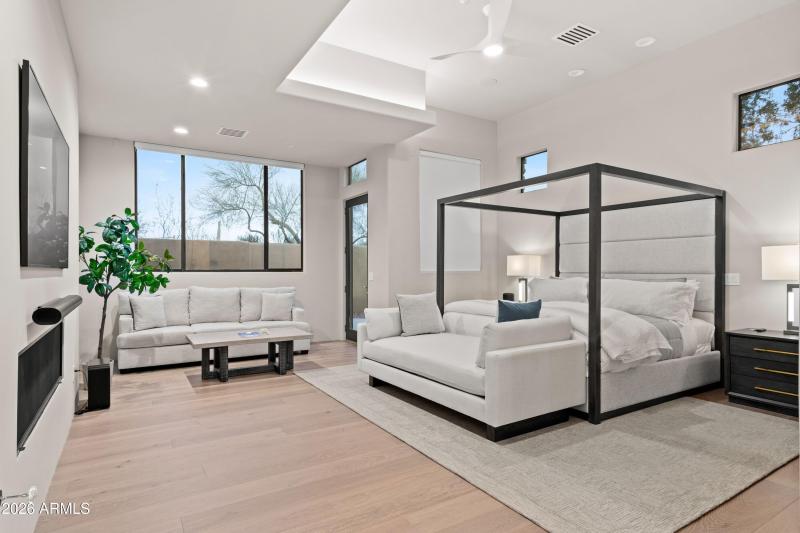 013_Primary Retreat Casual Elegance