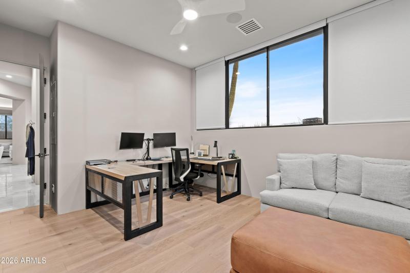 019_Primary Wing Office