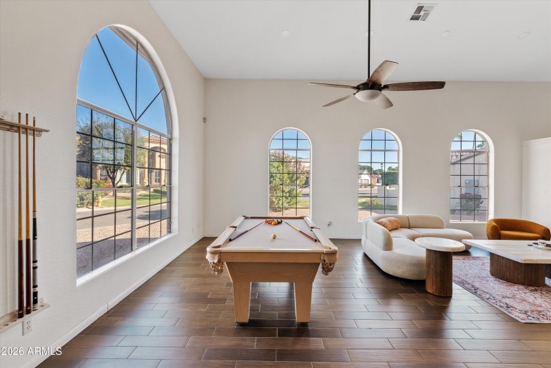 Light and bright front room