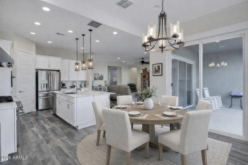 3CD3AB32-9CA7-4338-8B1B-1E8A7BF7E238