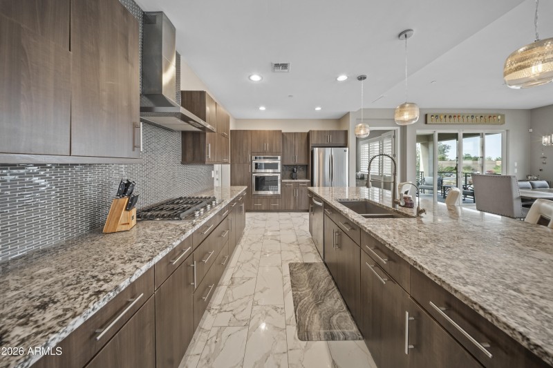 Kitchen + large island