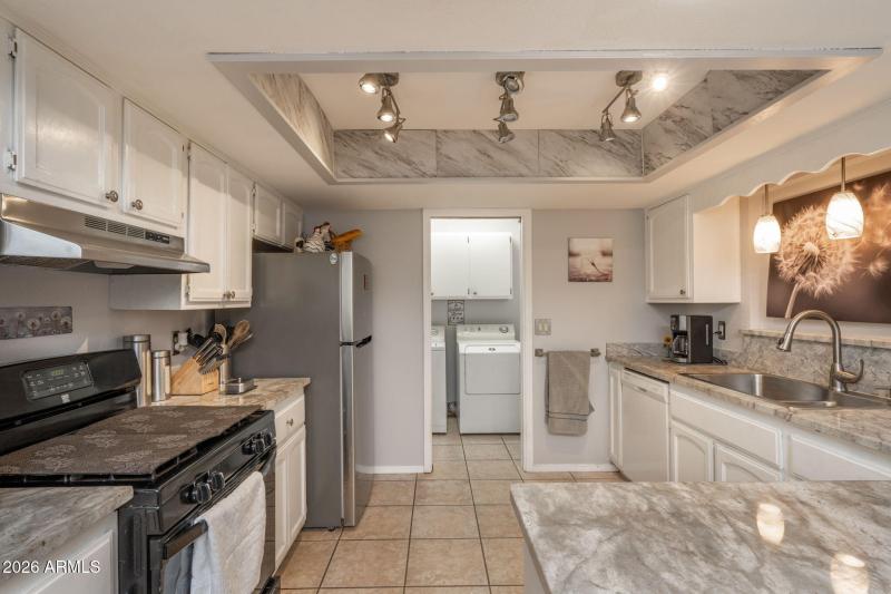 22-web-or-mls-1539-e-arrowhead-ln