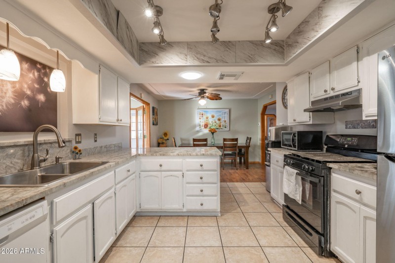 24-web-or-mls-1539-e-arrowhead-ln