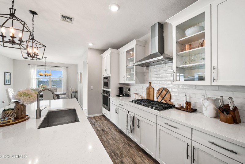 021_golden_court-18_902