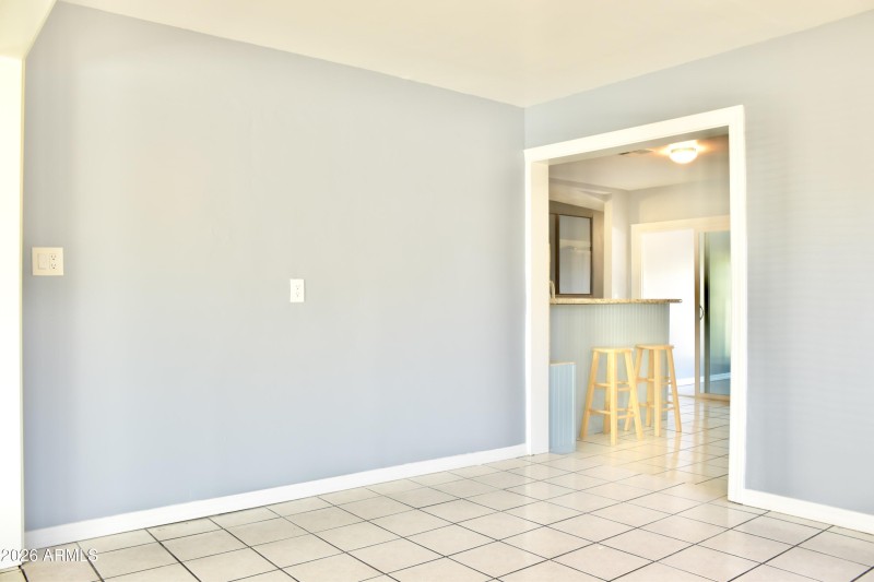 sting 2312 E HARVARD ST 9