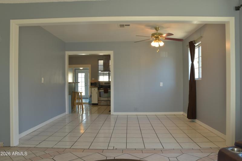 sting 2312 E HARVARD ST 10