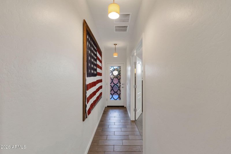 6-web-or-mls-4306-e-erie-st