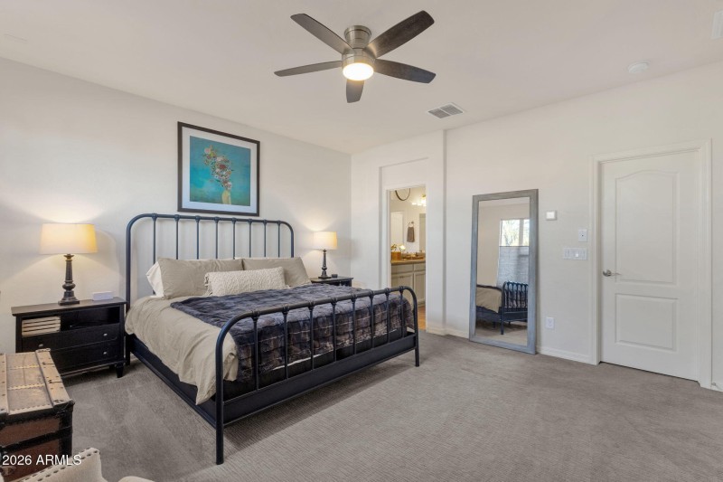 9-web-or-mls-4306-e-erie-st