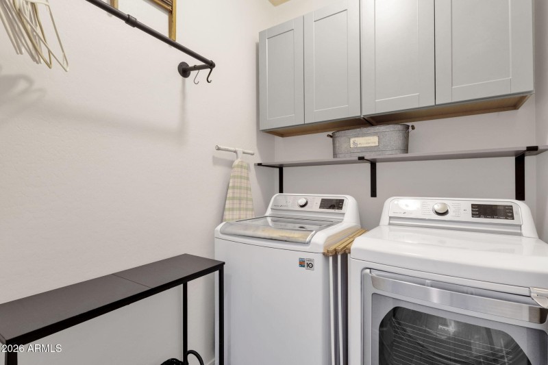 13-web-or-mls-4306-e-erie-st