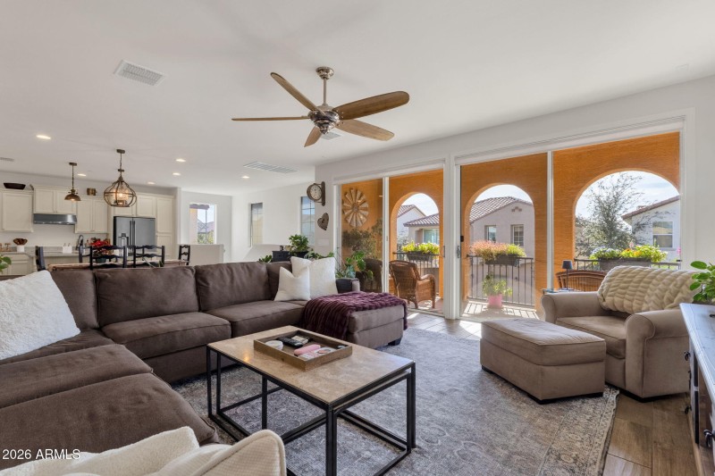 24-web-or-mls-4306-e-erie-st