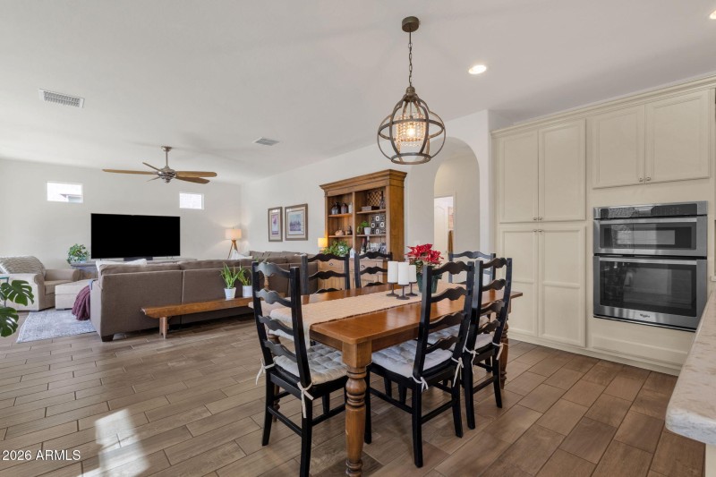 32-web-or-mls-4306-e-erie-st