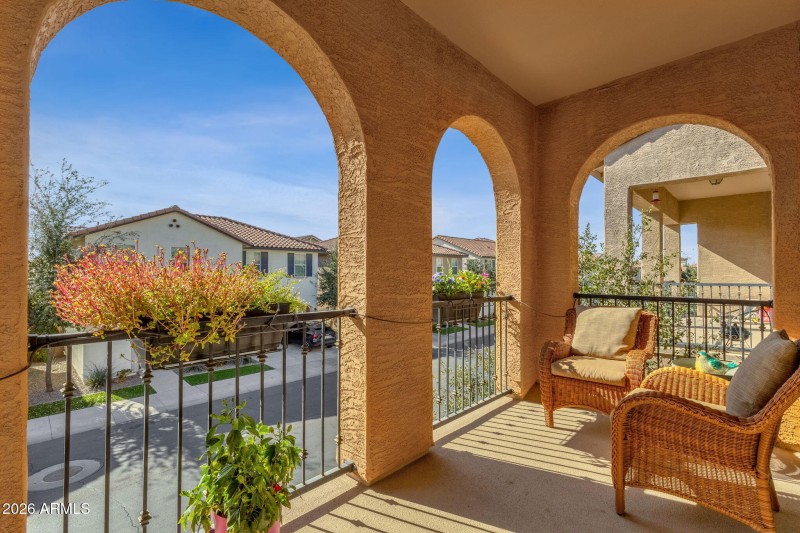 34-web-or-mls-4306-e-erie-st