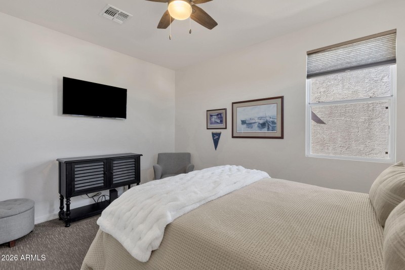 37-web-or-mls-4306-e-erie-st