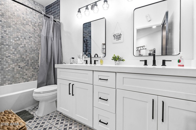 Guest Bathroom 2