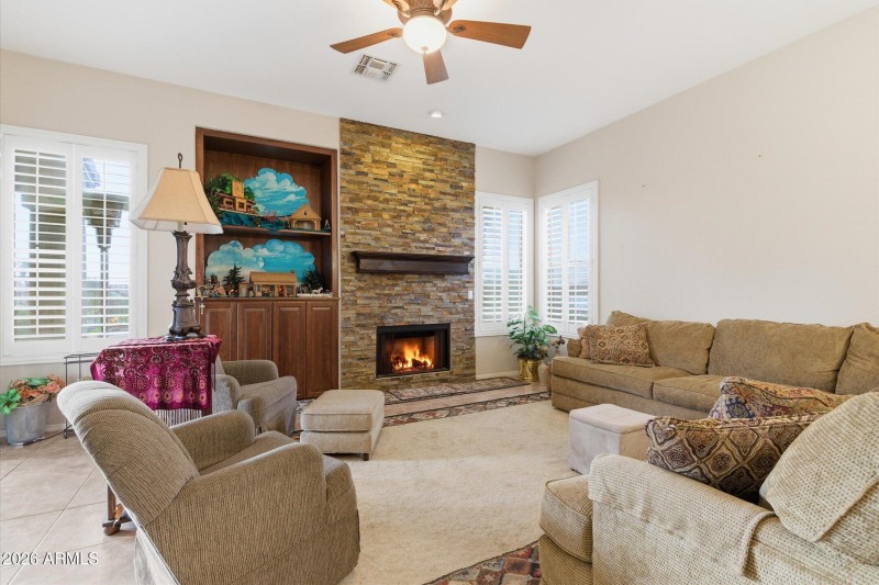 30-DSC02832_with_fire