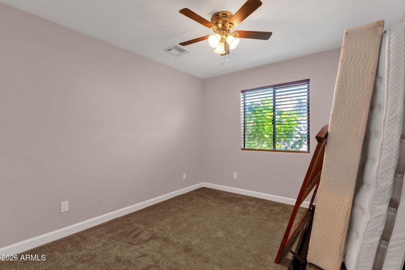 37-web-or-mls-15019-n-mayflower-dr