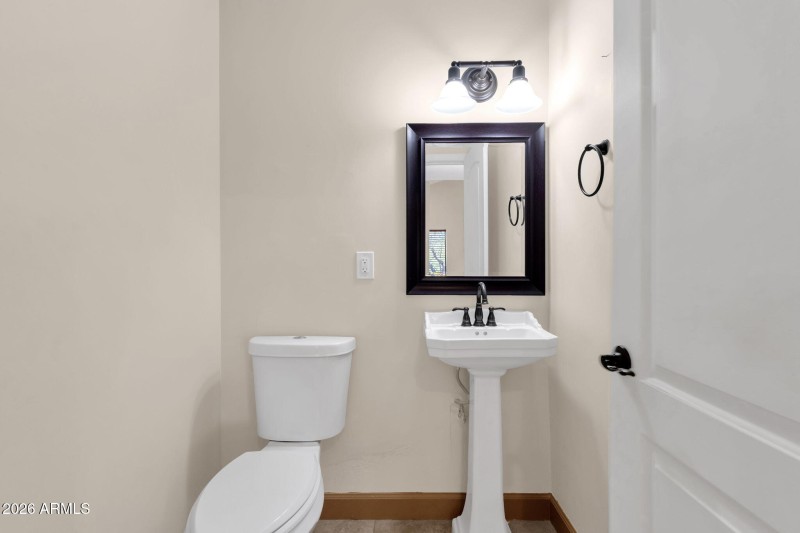 6-web-or-mls-15019-n-mayflower-dr