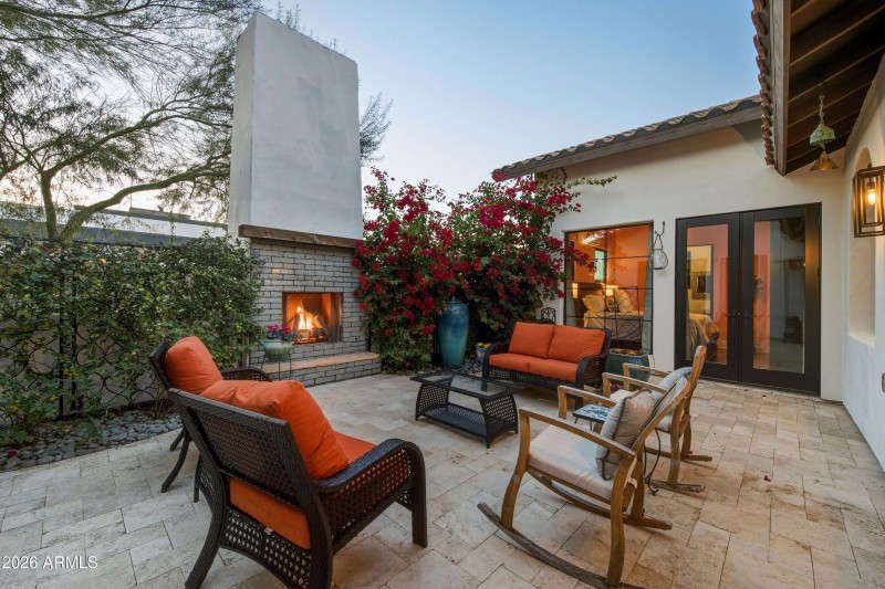 35_040_dsc_6038_with_fire