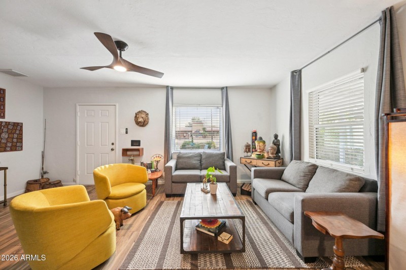 13-web-or-mls-W Clarendon Ave-S2901-013