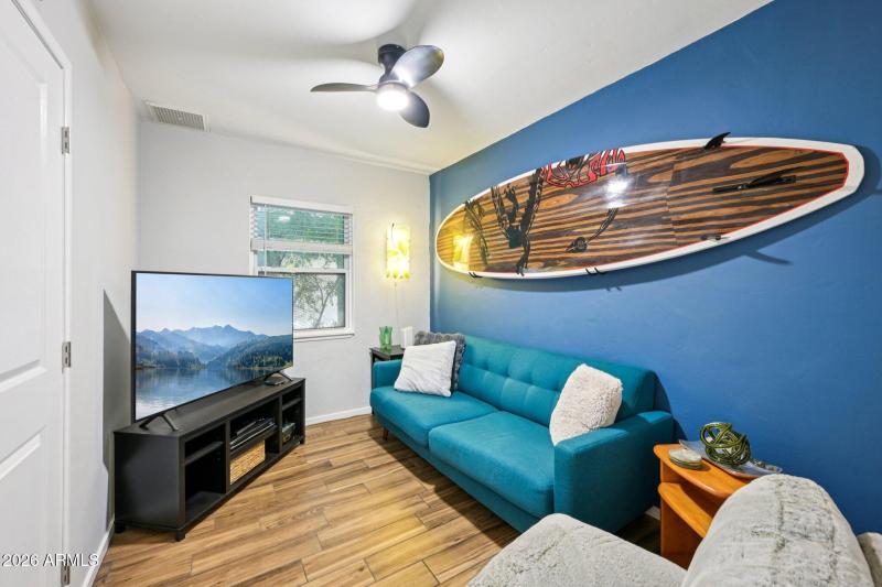 25-web-or-mls-W Clarendon Ave-S2901-025