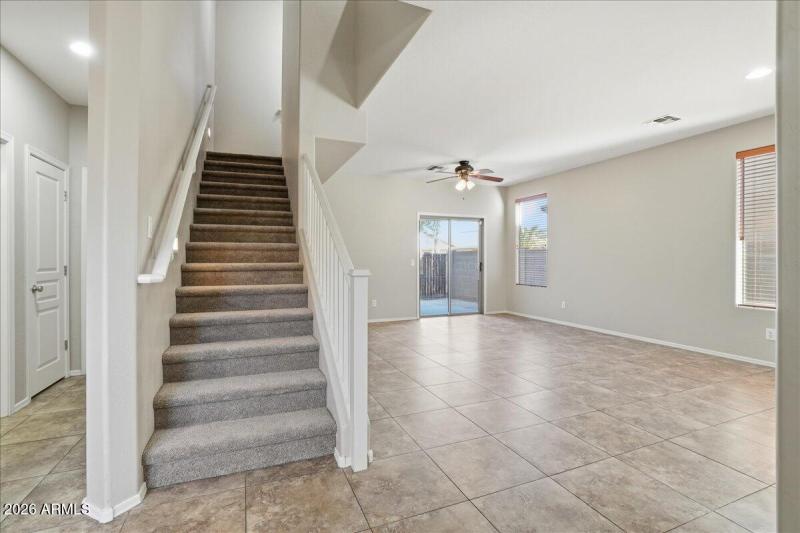 06-1915 E Oxford Ln_RedHogMedia