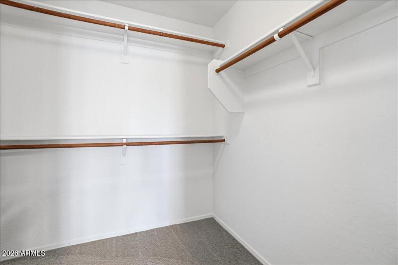 21-1915 E Oxford Ln_RedHogMedia