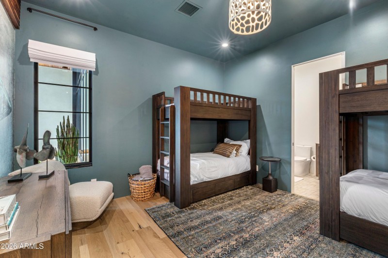 Fourth bedroom (bunkbeds)