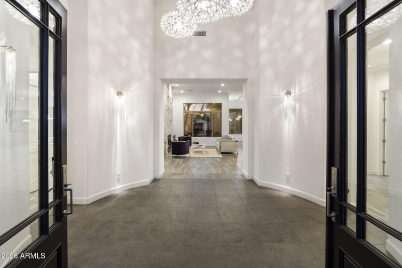 Entry w Soaring Ceilings & Chandelier