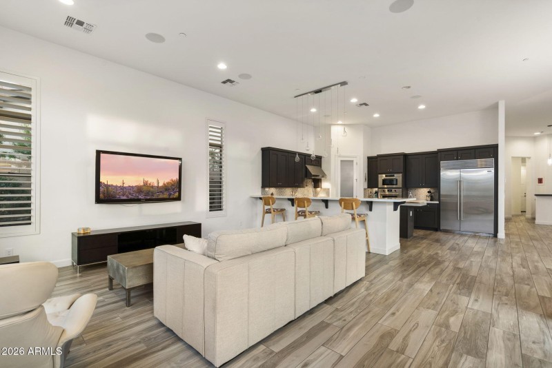 Luxury Open Kitchen & Living Area