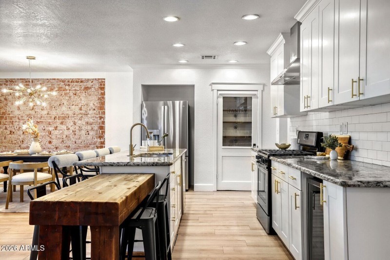 4036 North 40th Place - Web Quality - 00